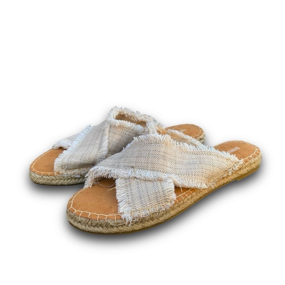 Minnetonka Women's Cream Slip-On Sandals - Picture 11 of 12
